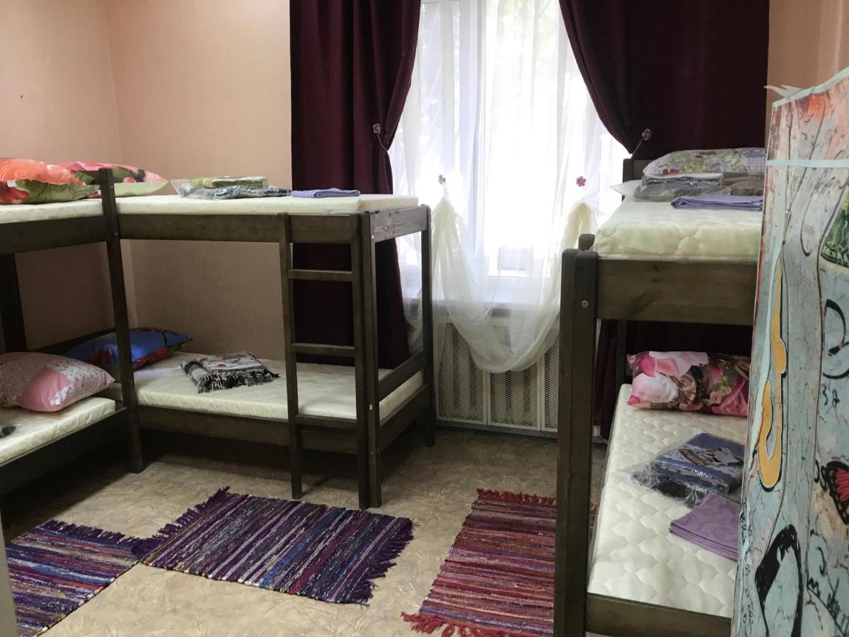 Ararat-Demeevskaya Hostel キエフ エクステリア 写真