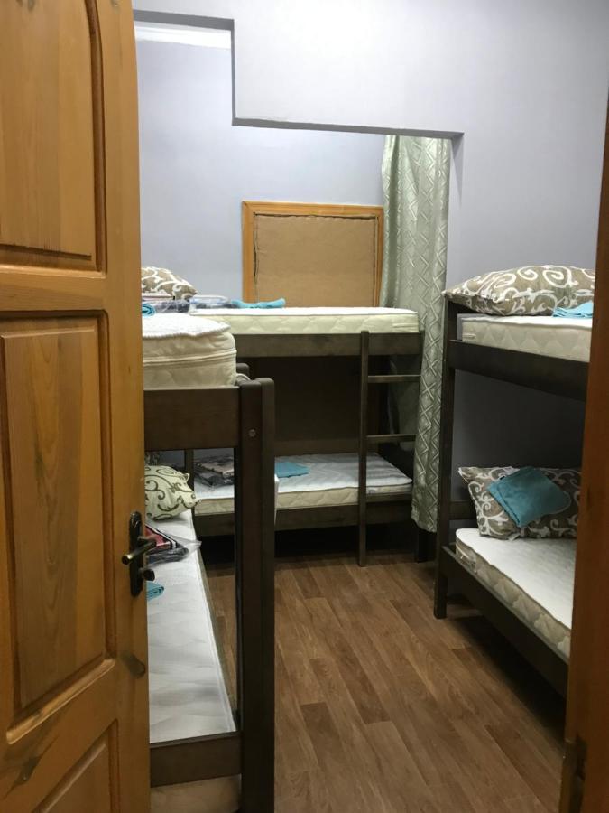 Ararat-Demeevskaya Hostel キエフ エクステリア 写真