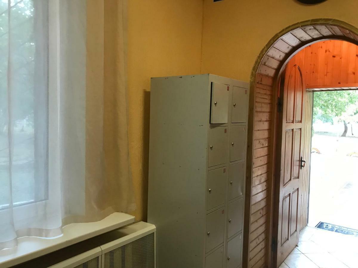 Ararat-Demeevskaya Hostel キエフ エクステリア 写真