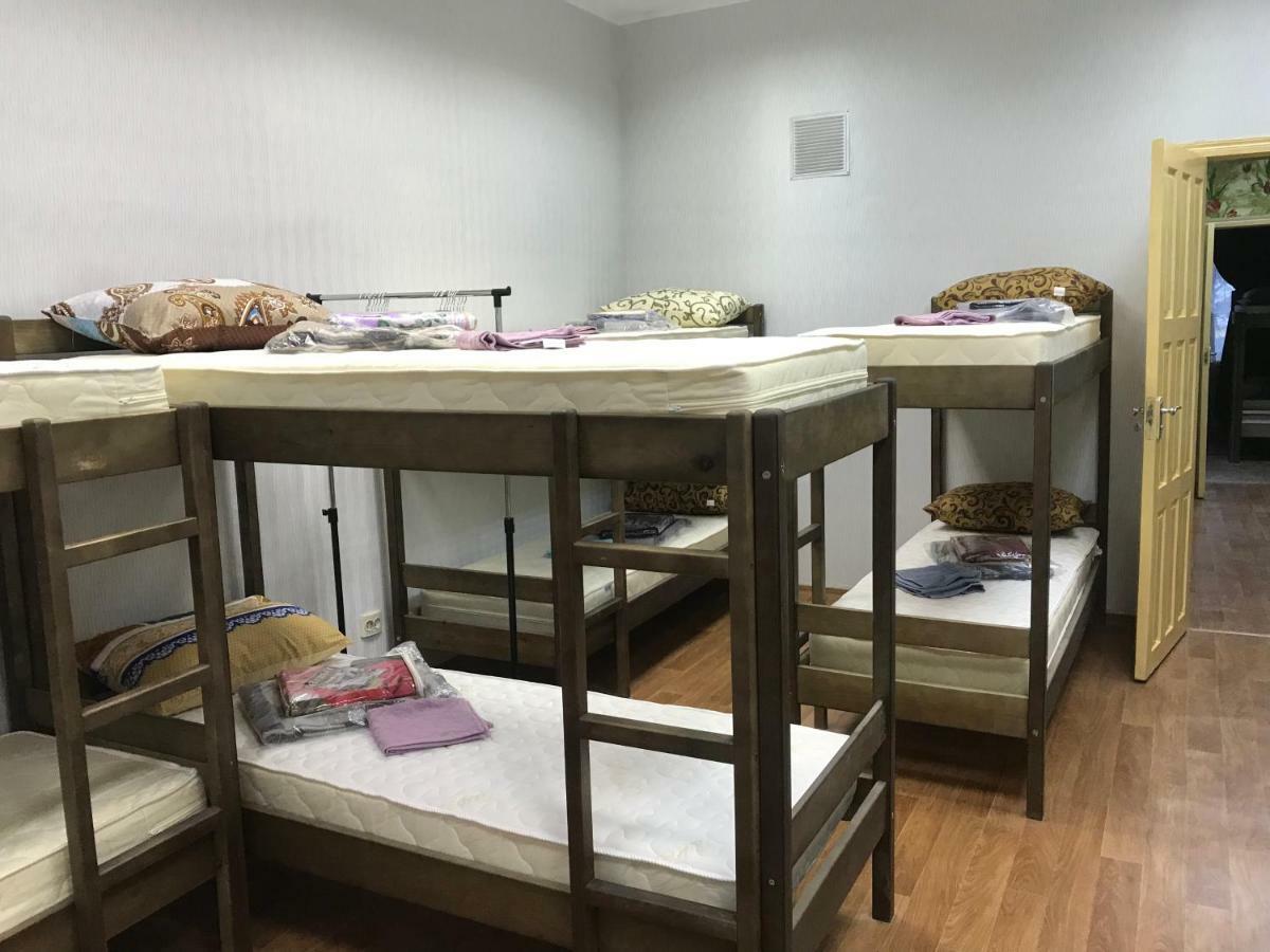 Ararat-Demeevskaya Hostel キエフ エクステリア 写真